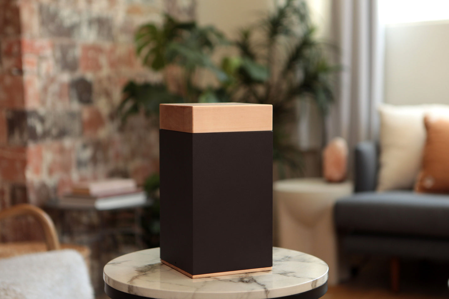 Lincoln Cremation Urn | Adult Ashes | Engravabe